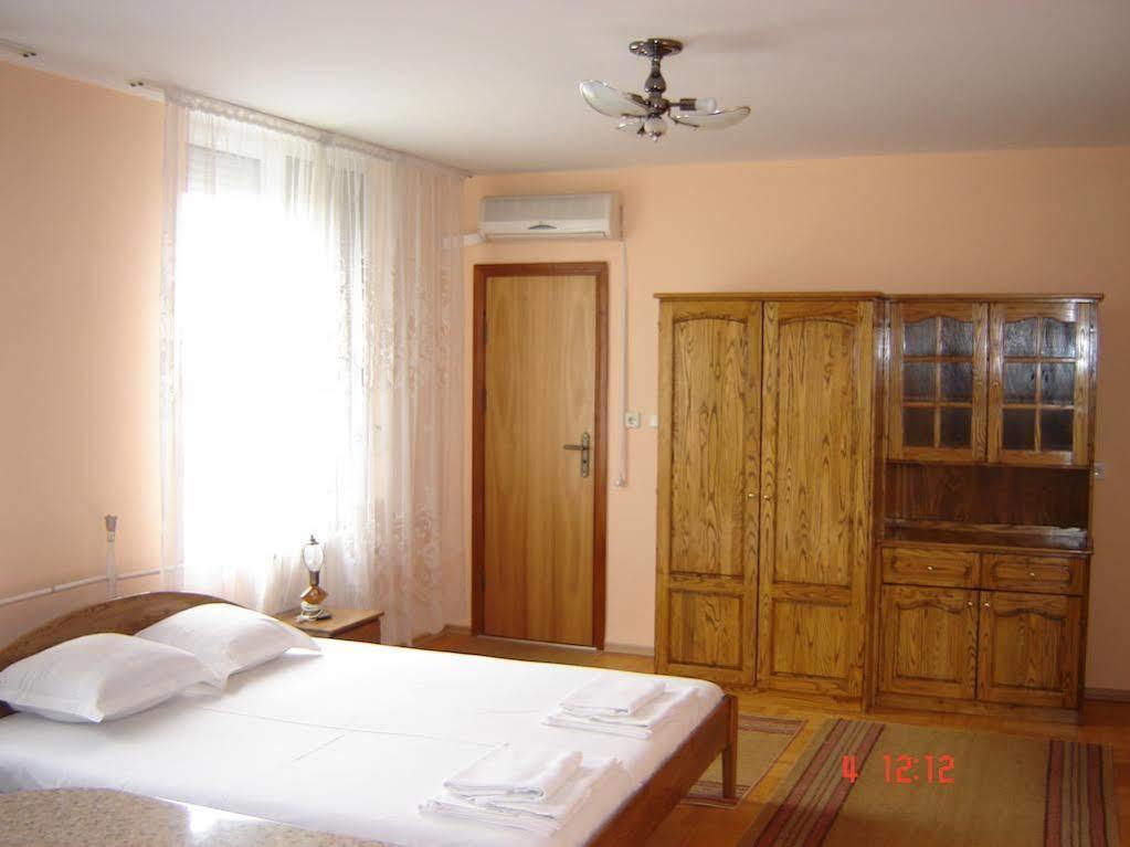 Kanclera Hotel Kaspichan Exterior foto